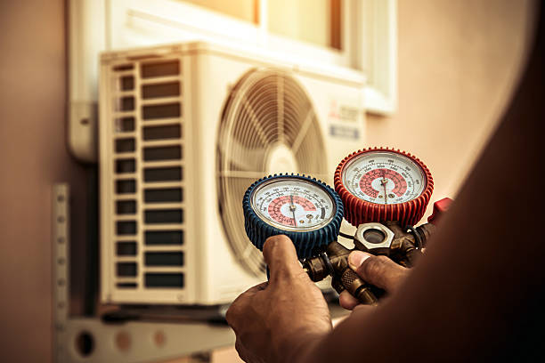 Professional Ac Installation technician working in Woodville, TX